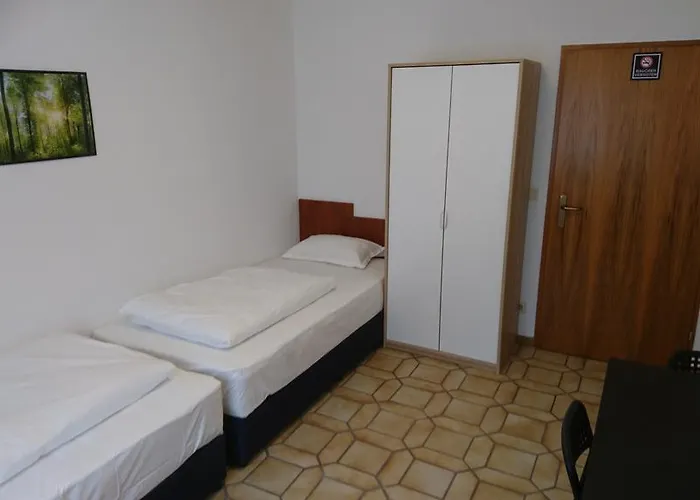 Danhof Zimmervermietung Gasthof 2*